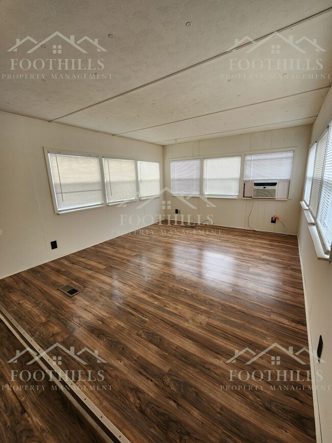 Building Photo - 3-Bedroom Single Wide in Westminister  wit...