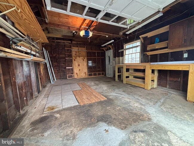 Building Photo - 64 Valley Rd