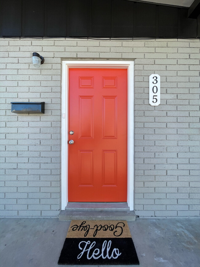 Front Door - 305 W Center St