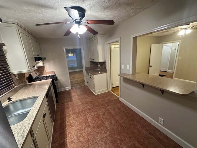 Building Photo - 958 Winburn Dr