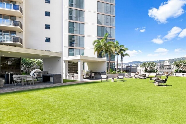 Building Photo - 1388 Kapiolani Blvd
