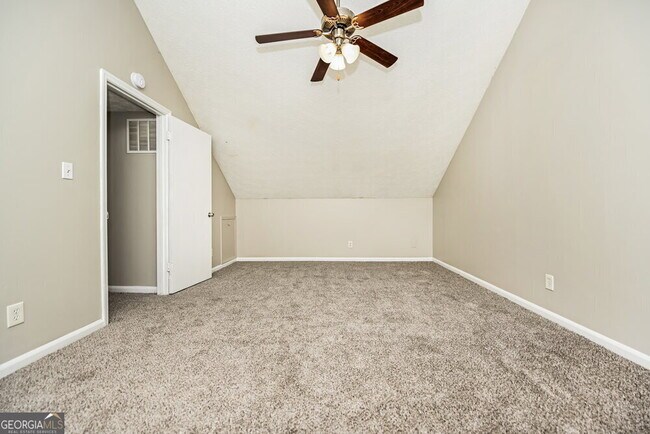 Building Photo - 3068 Caliente Ln