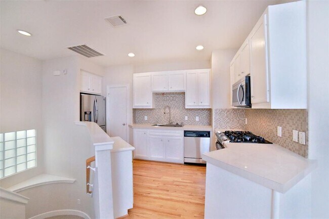 Building Photo - 3734 Main Plaza Dr