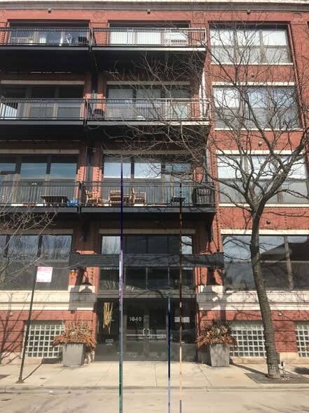 Building Photo - 1040 W Adams St