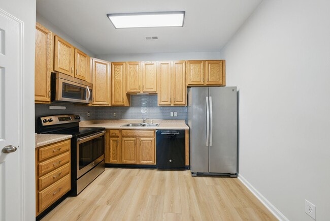 Building Photo - 8621 Neuse Club Ln