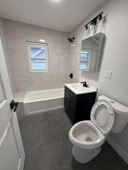 Building Photo - 162 Renner Ave