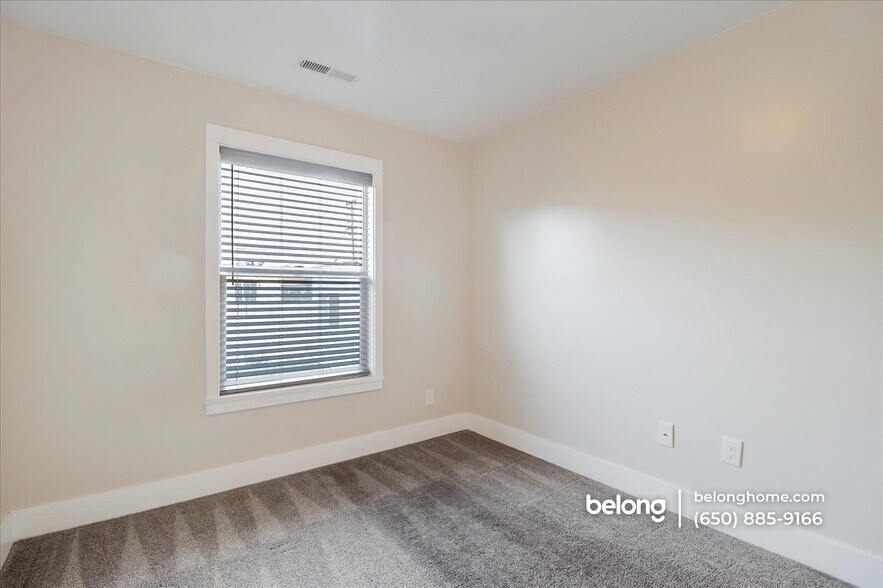 Building Photo - 683 Harbour Way