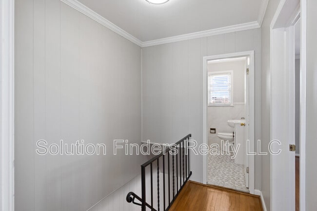 Building Photo - 305 Capitol Ct