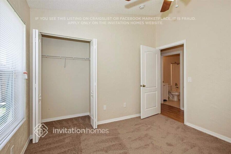 Building Photo - 1041 Park Hill Dr