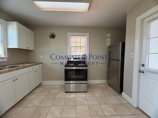 Building Photo - Welcome To Your New Home! FIRST MONTH'S RENT FREE!!