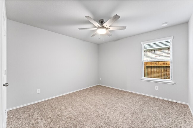 Building Photo - 40491 Gdn Hts Ln