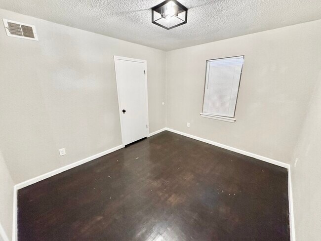 Building Photo - 1766 Eldridge Ave