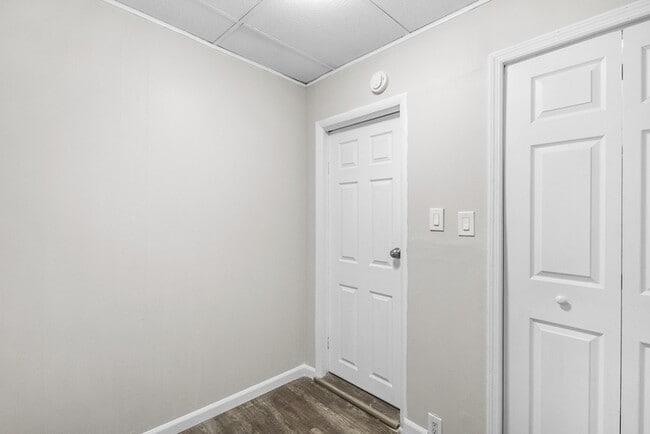 Building Photo - 1534 5th Ave