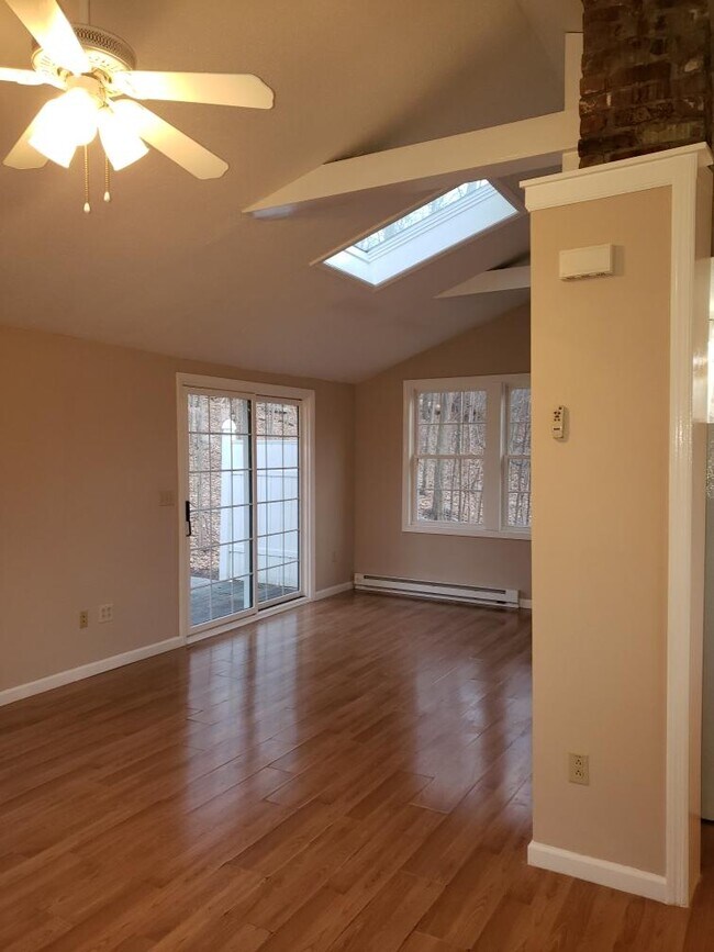 Building Photo - 506 Stafford Rd