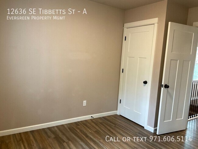 Building Photo - 12636 SE Tibbetts St