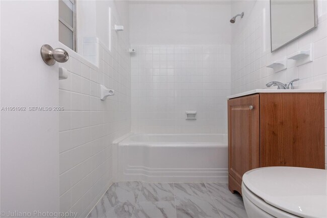 Building Photo - 221 Antiquera Ave