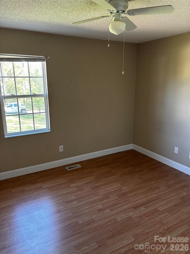 Building Photo - 5906 E North Carolina 150 Hwy