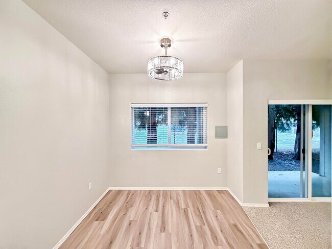 Building Photo - 10020 SW 125th Ave