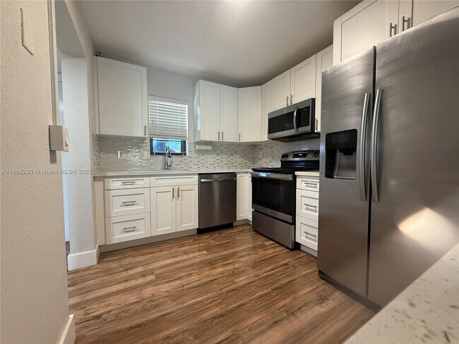 Primary Photo - 9273 SW 8th St