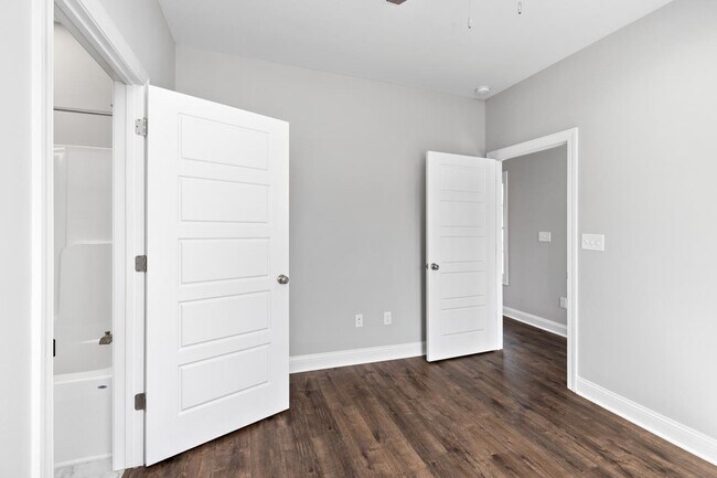 Building Photo - 1013 B St