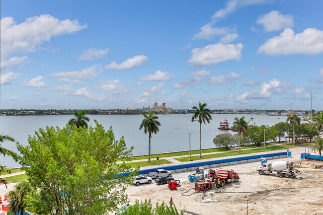 Building Photo - 1801 N Flagler Dr