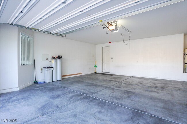 Building Photo - 799 Flowing Meadow Dr