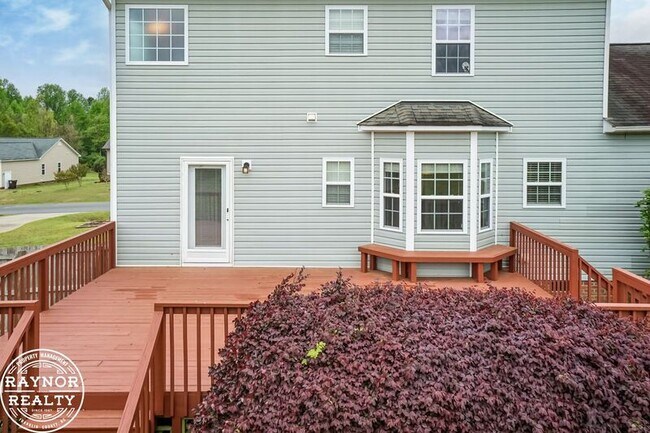 Building Photo - 335 Moonlight Dr