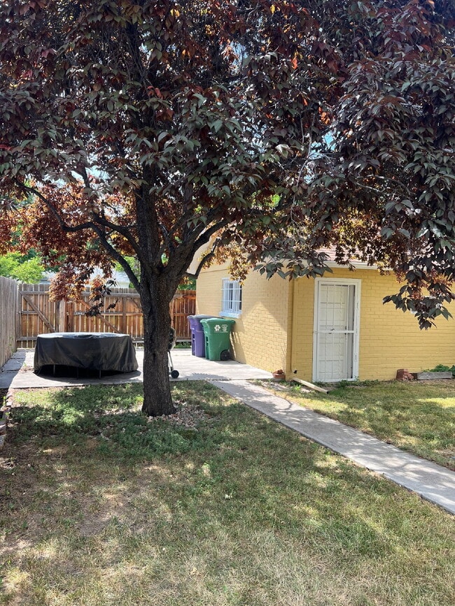 Building Photo - 2BR / 2BA Home + Offices | Historic West Colfax Neighborhood