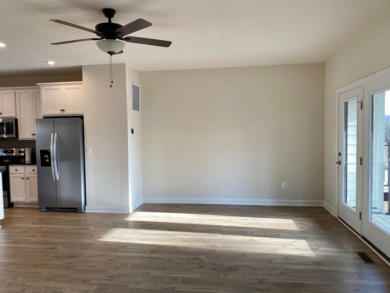 Building Photo - 2254 Fowler Cir