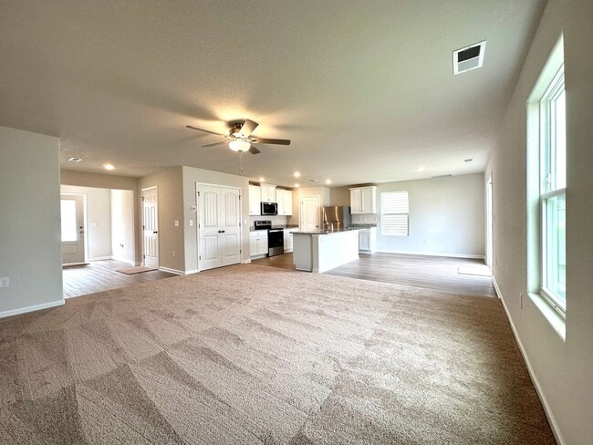 Building Photo - Beautiful 4BR/2.5BA Home in Charlotte!