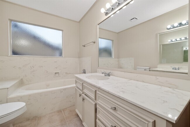 Building Photo - 11818 Snowberry Dr