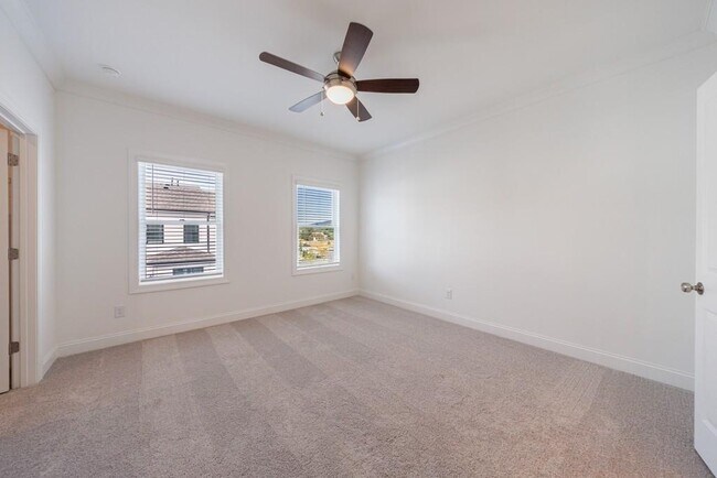 Building Photo - 510 Healy Dr