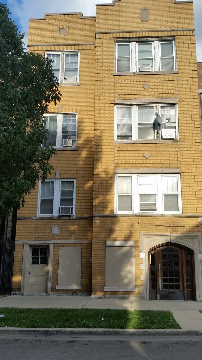 Building Photo - 1427 N Artesian Ave