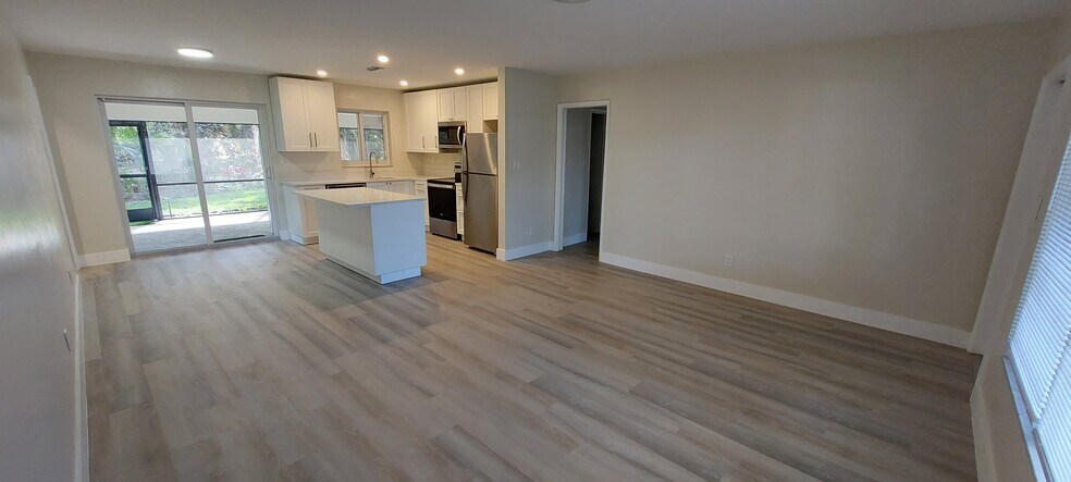 Building Photo - 1235 SW 13th Cir