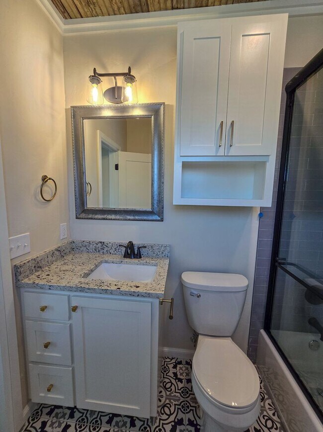 Building Photo - Cute 3 Bedroom Brick home in Shawnee