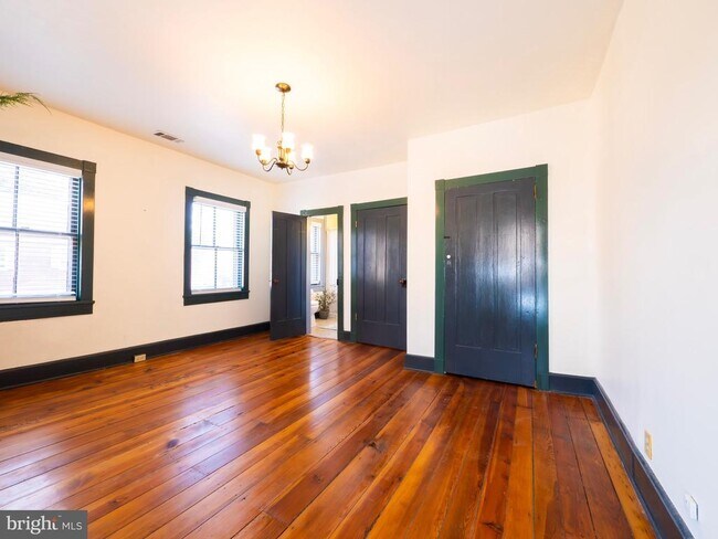 Building Photo - 703 S Loudoun St