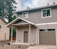 Building Photo - Westside Village - Newer 3 Bedroom 2.5 Bat...