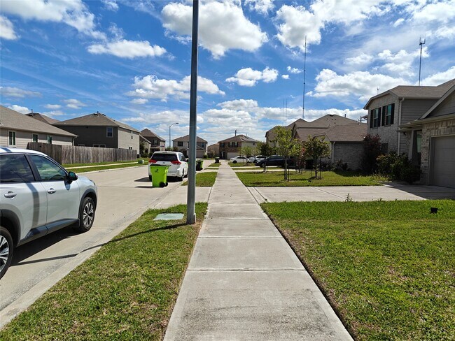 Building Photo - 1731 Gray Hawk Dr