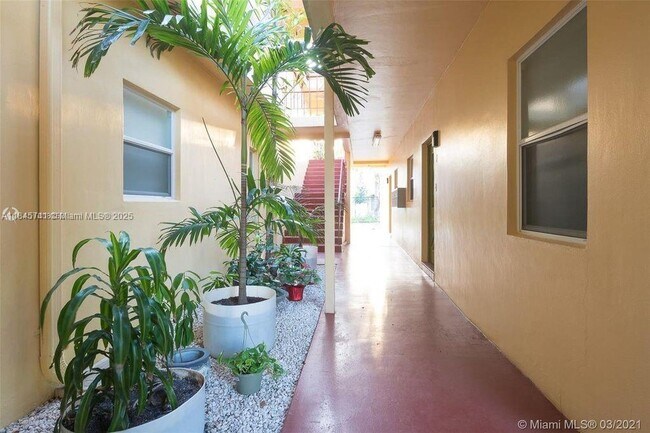 Building Photo - 8900 NW 38th Dr