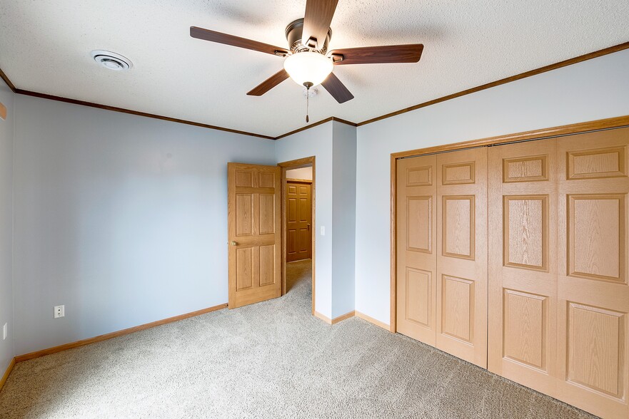 Building Photo - 1728 Ponderosa Ln