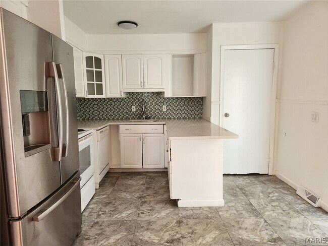Building Photo - 702 Vendome Ln