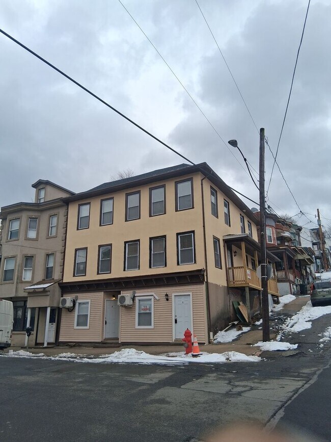 Building Photo - 3 Bedroom 1.5 Bath Pottsville home