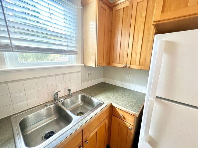 Building Photo - Reed Neighborhood Beautifully Renovated 3-...