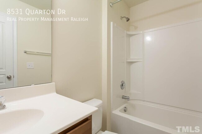 Building Photo - 8531 Quarton Dr