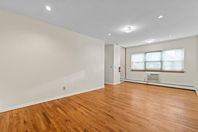 Building Photo - 239 Crescent Ln