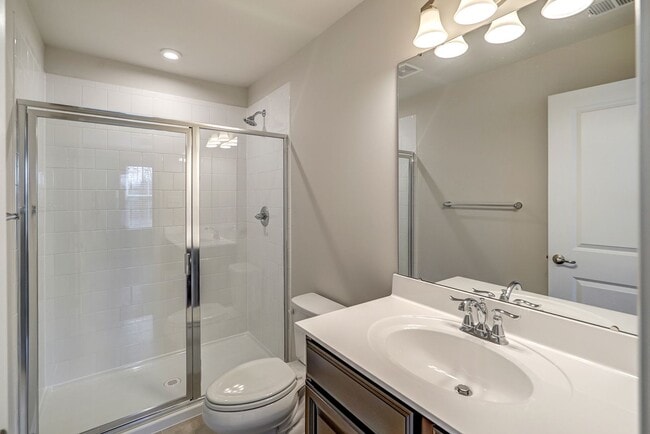 Building Photo - Wonderful townhome