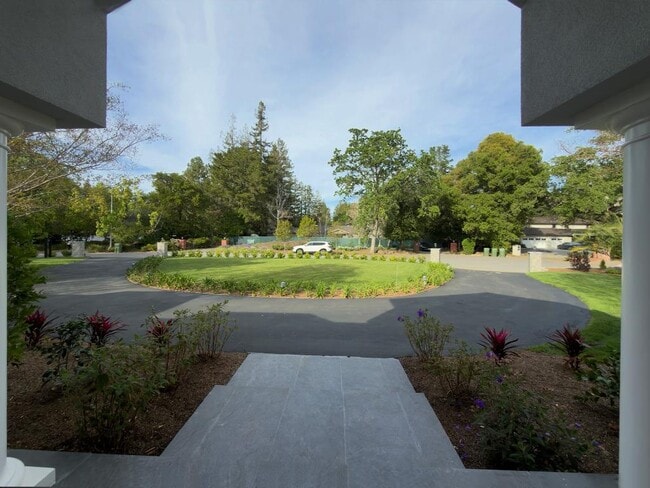 Building Photo - 2 Callado Way