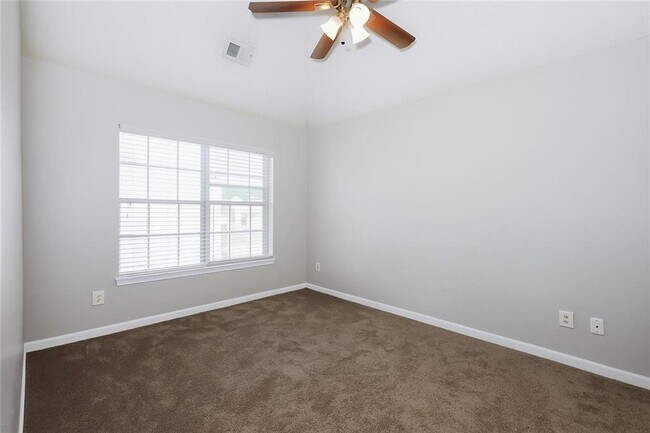 Building Photo - 655 Belle Grove Dr