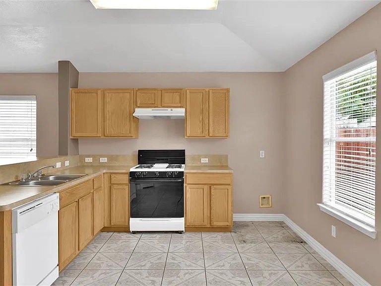 Building Photo - 731 Remwick Dr