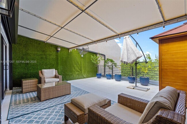 Building Photo - 6124 Paradise Point Dr